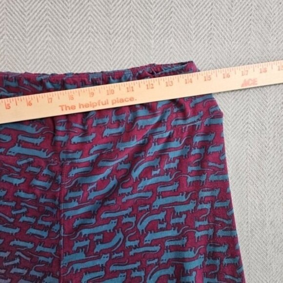 LaLaRue Leggings One Size Black Cat on Maroon Background Athleticwear EUC Yoga - Picture 4 of 11